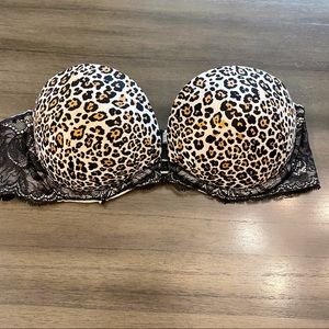 Victoria’s Secret - strapless bra - leopard and lace